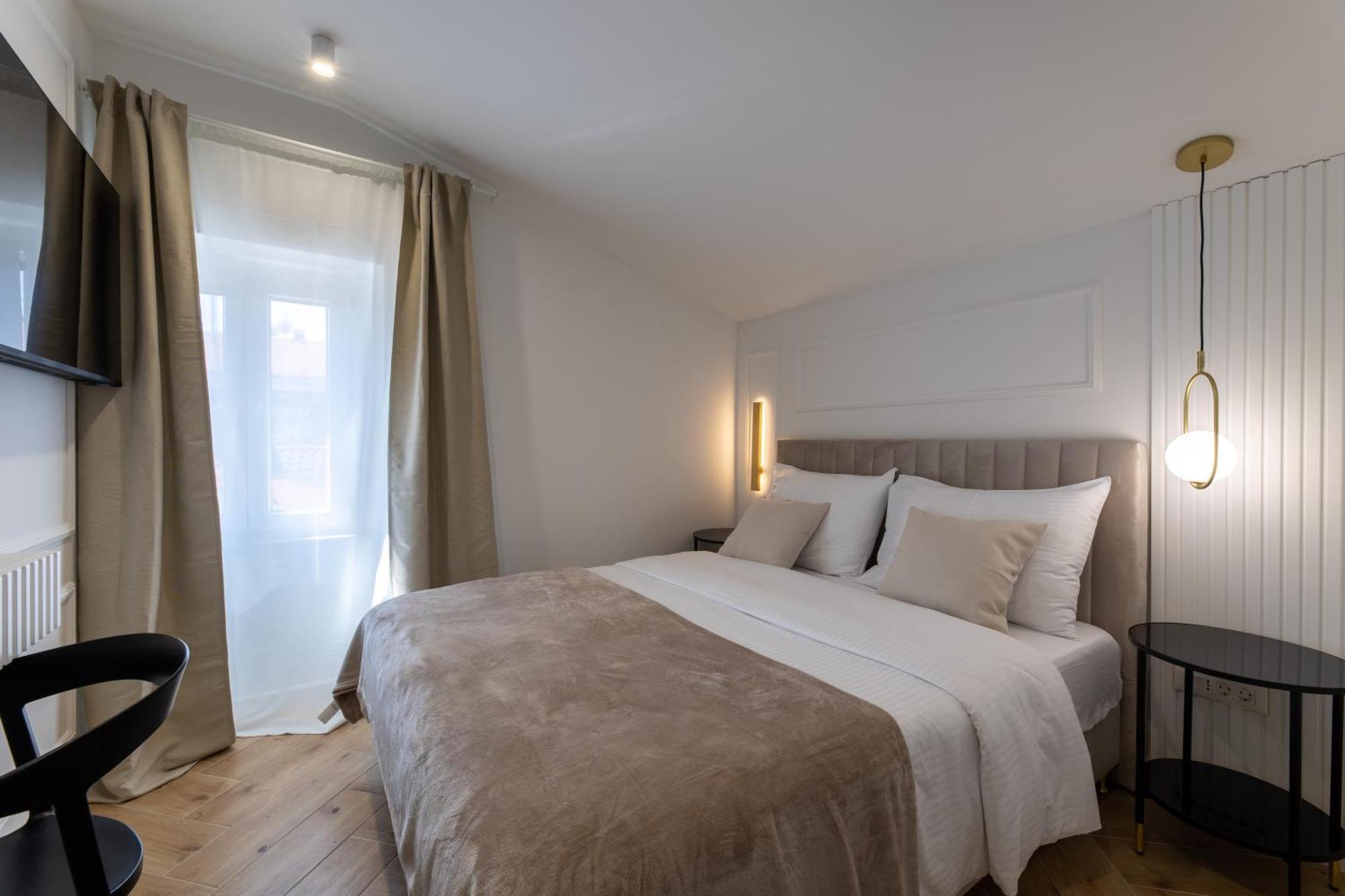 Palace Luxury Suites Split Exterior photo