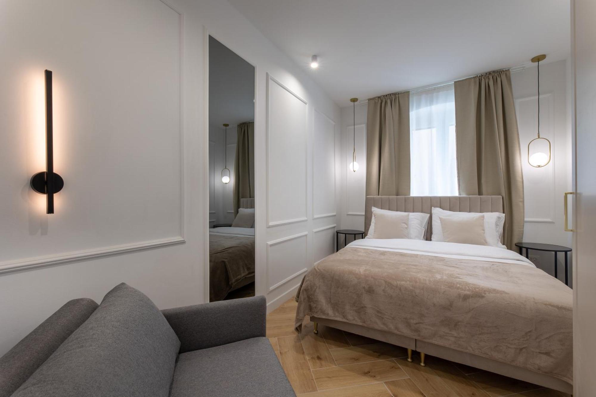 Palace Luxury Suites Split Exterior photo